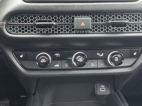 Used 2025 Honda HR-V Sport image 18