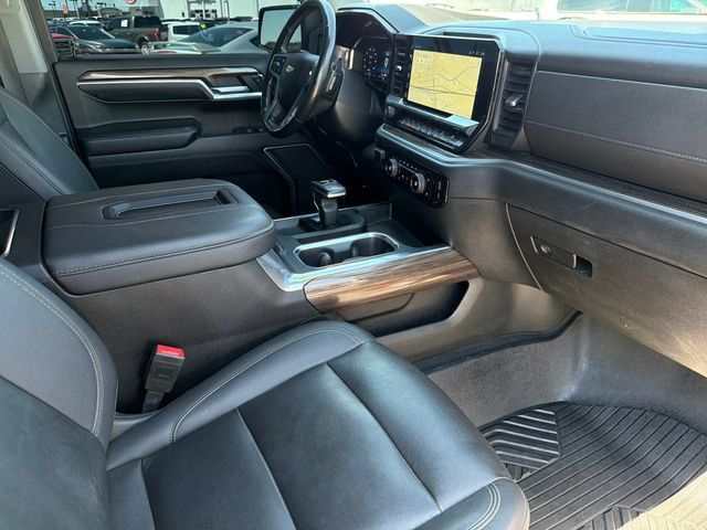 Used 2022 Chevrolet Silverado 1500 LT AWD/4WD image 24