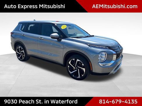 Used 2023 Mitsubishi Outlander SE AWD/4WD image 1