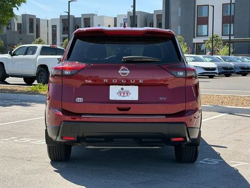 Certified 2024 Nissan Rogue SV FWD image 5