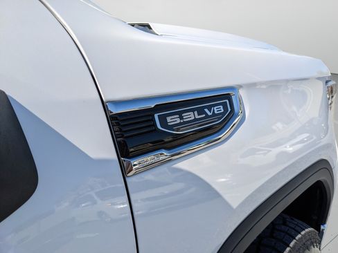 Used 2019 GMC Sierra 1500 SLT w/ SLT Premium Plus Package AWD/4WD image 40