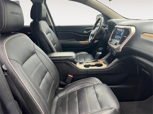 Used 2019 GMC Acadia Denali image 15