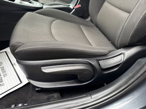 Used 2023 Kia Forte LXS image 18