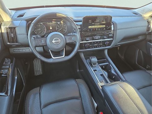 Used 2024 Nissan Pathfinder SL w/ SL Premium Package image 12