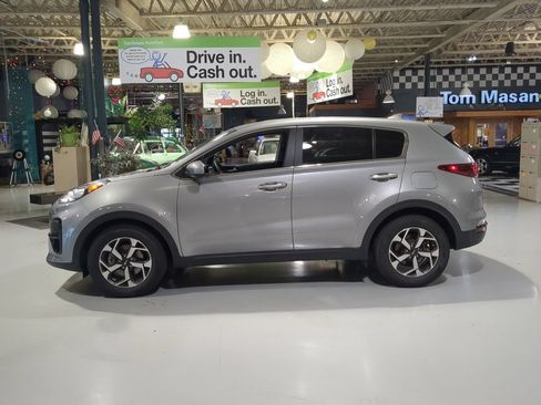 Used 2022 Kia Sportage LX FWD image 11