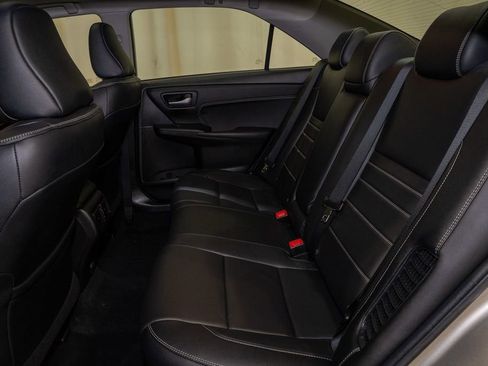 Used 2017 Toyota Camry XLE image 7