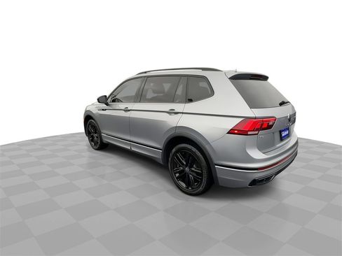 Used 2022 Volkswagen Tiguan SE R-Line image 6