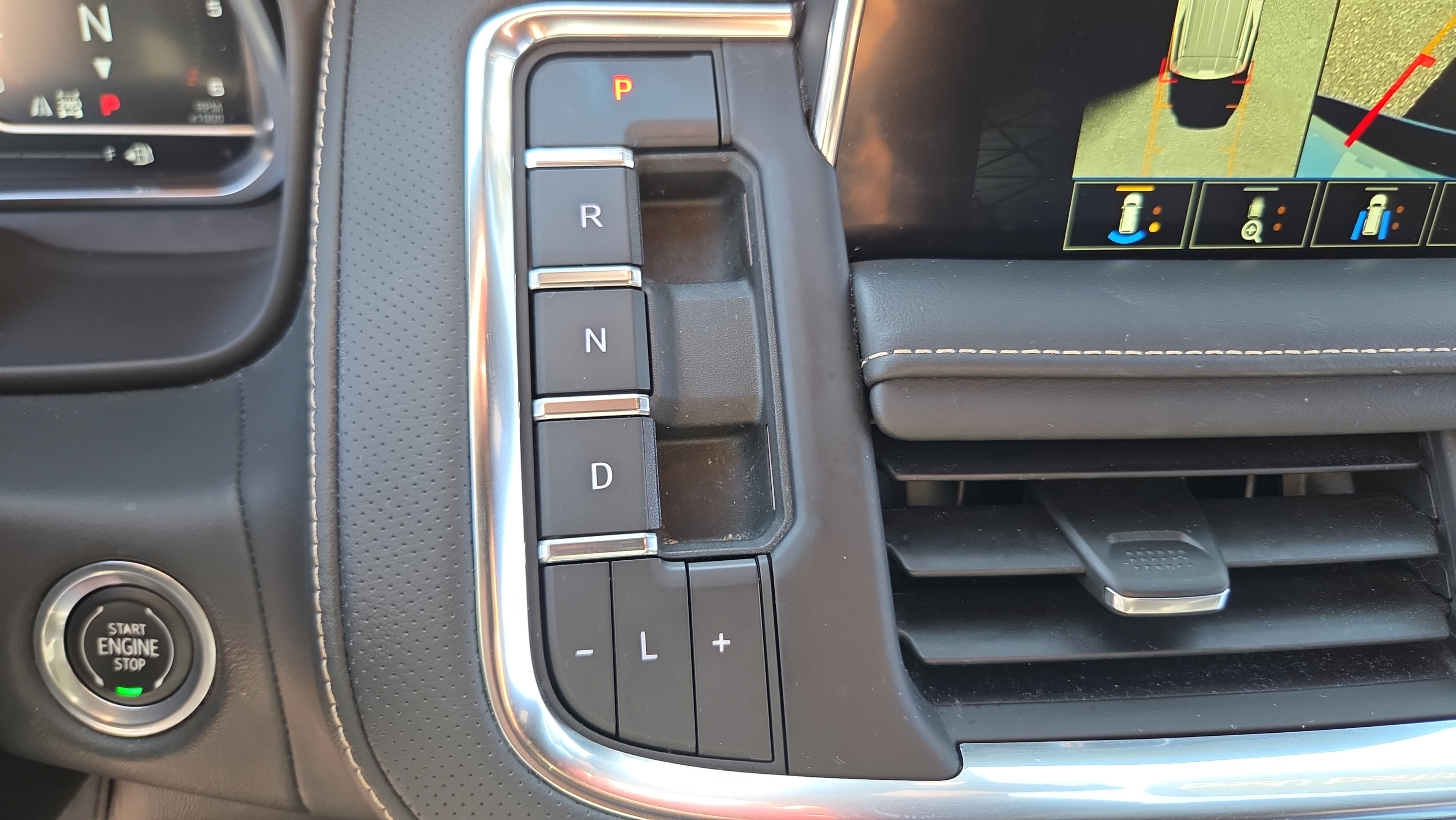 Used 2022 GMC Yukon SLT w/ SLT Premium Package AWD/4WD image 22