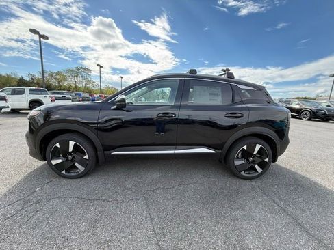 New 2026 Nissan Kicks SR w/ Cold Weather Package image 8