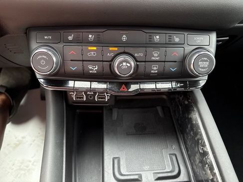 Used 2024 Dodge Durango R/T AWD/4WD image 18