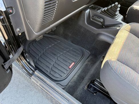 Used 2003 Jeep Wrangler Rubicon AWD/4WD image 13