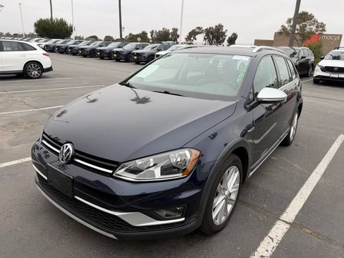 Used 2017 Volkswagen Golf Alltrack SE AWD/4WD image 1