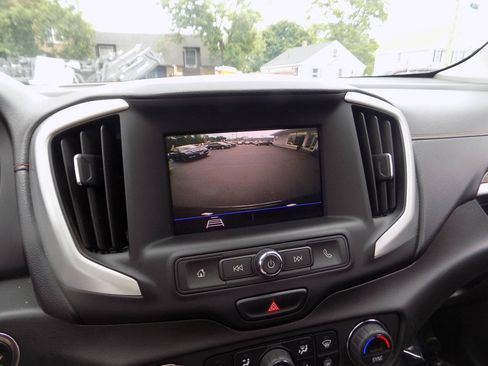 Used 2020 GMC Terrain SLE w/ Driver Convenience Package AWD/4WD image 18