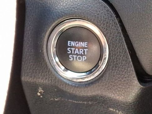 Used 2021 Toyota RAV4 XLE image 27