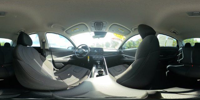 Used 2025 Hyundai Elantra SE FWD image 32