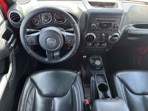 Used 2018 Jeep Wrangler Sport AWD/4WD image 12