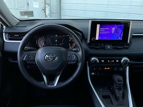Used 2025 Toyota RAV4 XLE image 14