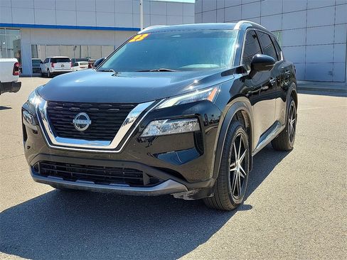 Used 2023 Nissan Rogue SL w/ SL Premium Package image 4
