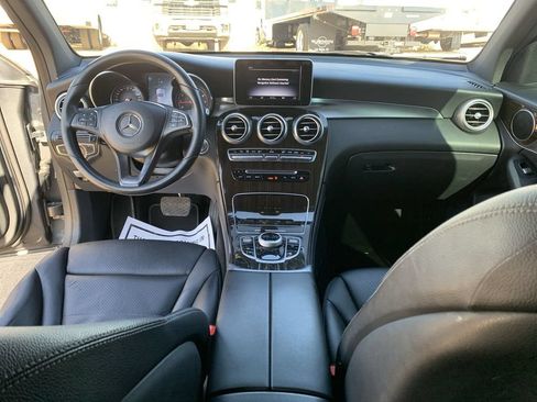 Used 2018 Mercedes-Benz GLC 300 4MATIC image 18