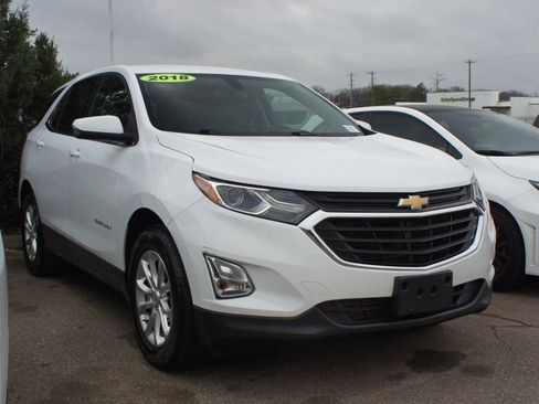 Used 2018 Chevrolet Equinox LT image 1