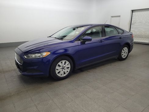 Used 2013 Ford Fusion S image 2