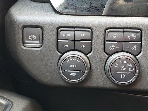 Certified 2022 Chevrolet Silverado 1500 High Country w/ High Country Premium Package image 17