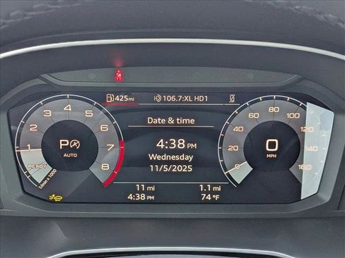 New 2025 Audi Q3 2.0T Premium image 10