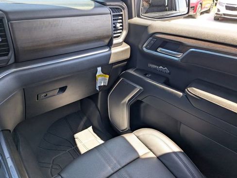 Used 2025 Chevrolet Silverado 1500 High Country w/ High Country Premium Package image 16
