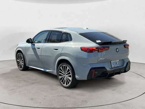Used 2025 BMW X2 xDrive28i w/ Premium Package AWD/4WD image 5