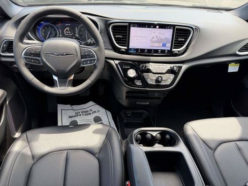 New 2026 Chrysler Voyager LX FWD image 11