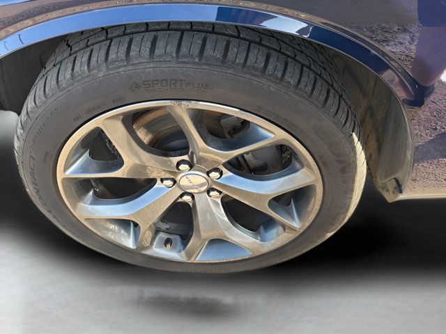 Used 2015 Dodge Challenger SXT Plus w/ Driver Convenience Group RWD image 18