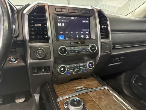Used 2019 Ford Expedition Max Platinum image 17