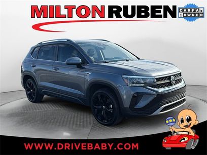 Used 2022 Volkswagen Taos SE w/ Panoramic Sunroof Package