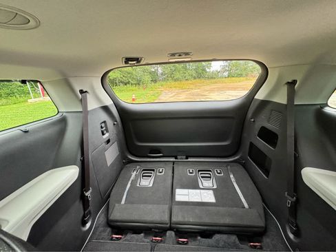 Used 2022 Kia Carnival SX Prestige FWD image 29