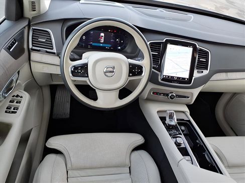 Used 2023 Volvo XC90 B6 Ultimate w/ Protection Package Premier image 8