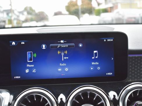 Used 2024 Mercedes-Benz GLB 250 image 17