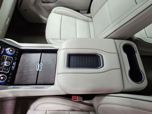Used 2021 GMC Yukon Denali w/ Denali Premium Package AWD/4WD image 24