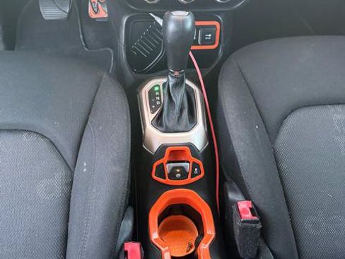 Used 2016 Jeep Renegade Sport w/ Power & Air Group FWD image 20