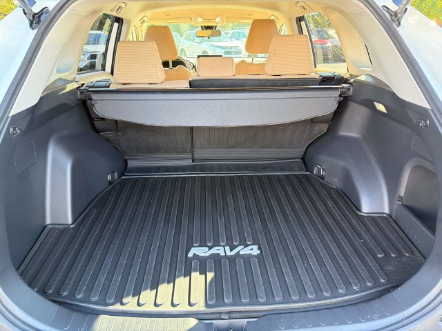 Used 2023 Toyota RAV4 LE AWD/4WD image 24