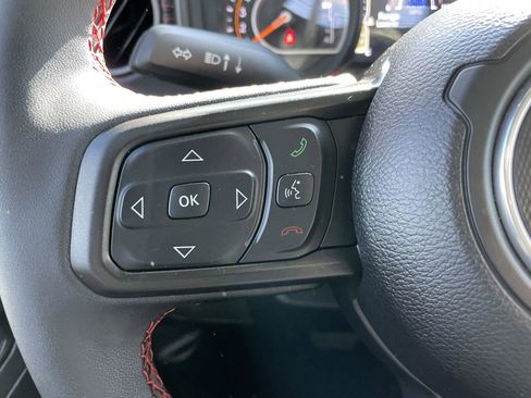 Used 2024 Jeep Gladiator Rubicon image 17