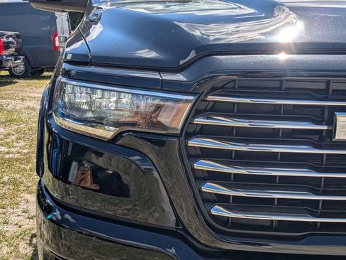 New 2026 RAM 1500 Laramie w/ Laramie Preferred Package AWD/4WD image 11