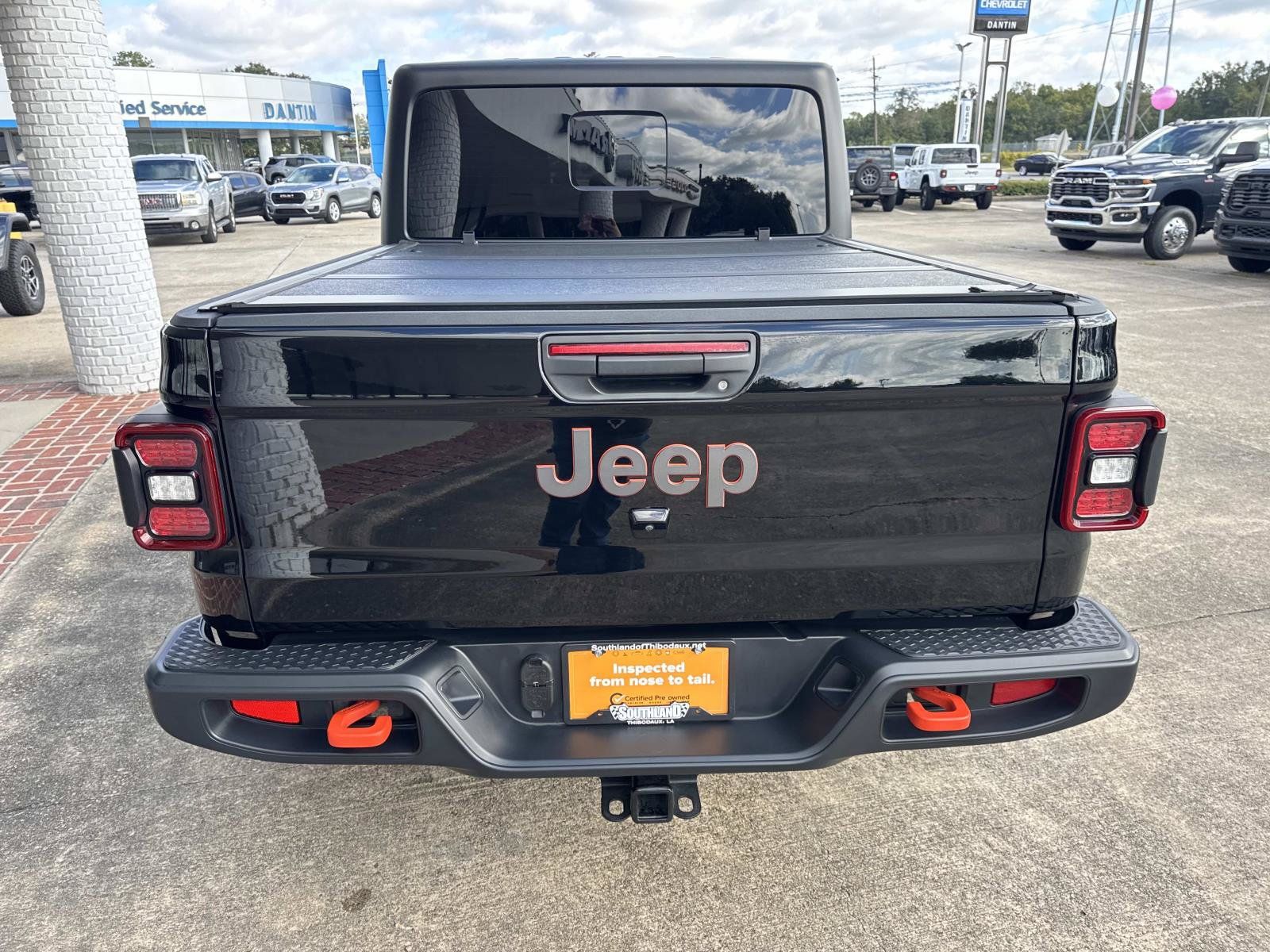 Used 2024 Jeep Gladiator Mojave w/ Convenience Group AWD/4WD image 6