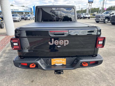 Used 2024 Jeep Gladiator Mojave w/ Convenience Group image 6