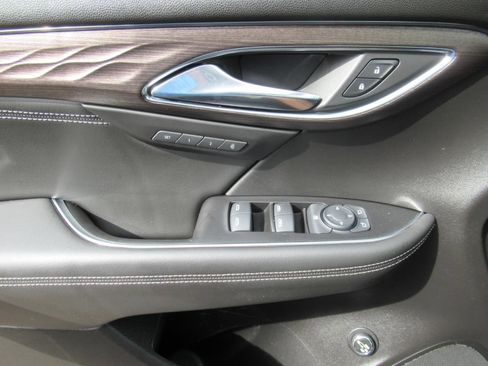 Used 2023 Buick Envision Avenir FWD image 21