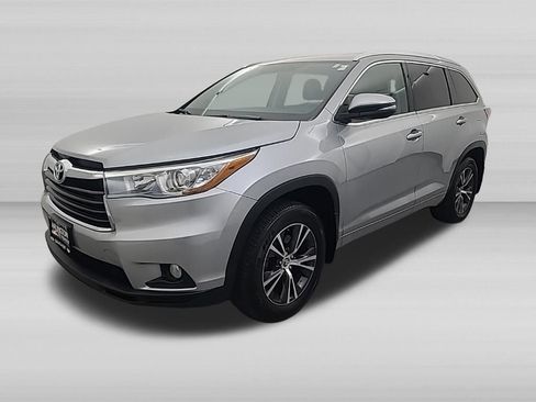 Used 2016 Toyota Highlander XLE AWD/4WD image 7