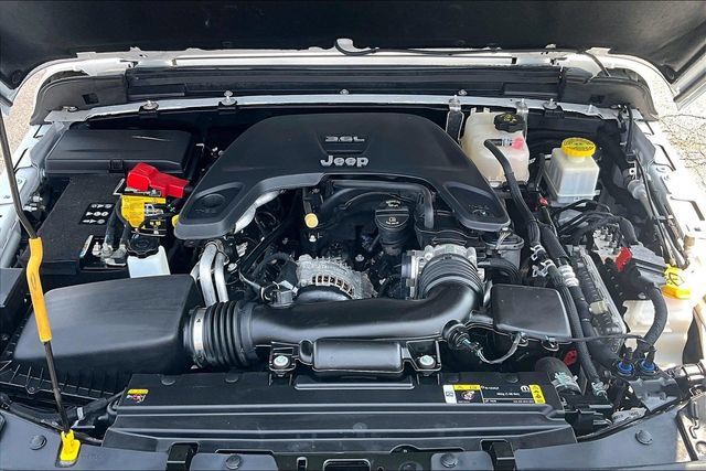 Used 2021 Jeep Gladiator Overland AWD/4WD image 9