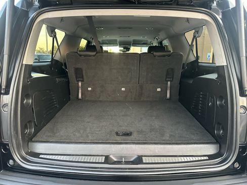 Used 2019 Chevrolet Suburban LT image 26