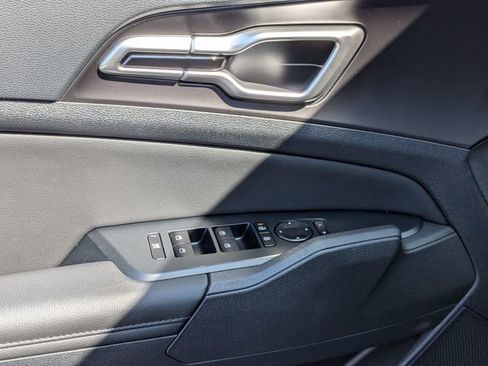 New 2026 Kia Sportage EX FWD image 11