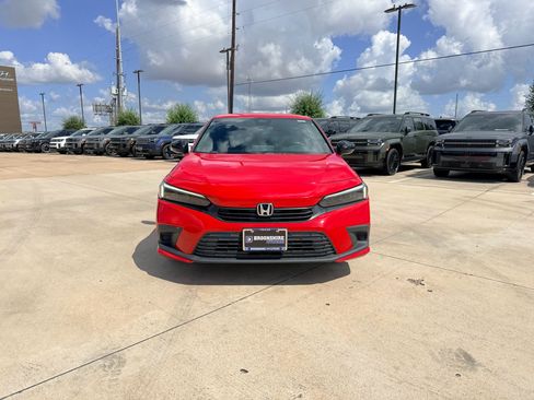 Used 2022 Honda Civic Sport image 2