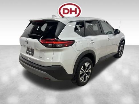 Used 2023 Nissan Rogue SV image 12